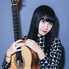 プロのギタリストのワザに感服。猪居 亜美さんのYouTubeチャンネルが急上昇！